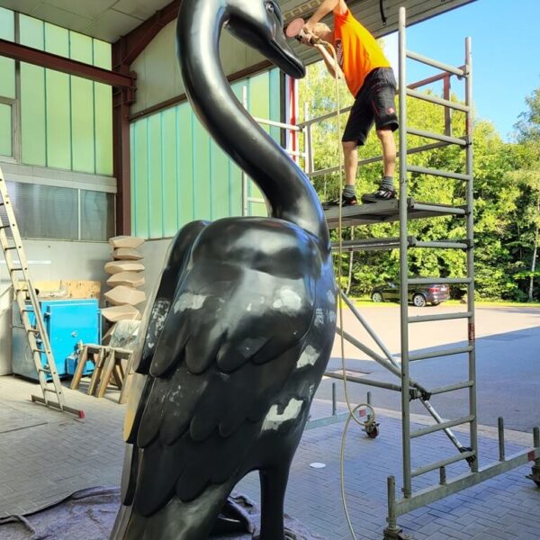 Black Swan - eine frische Lackierung Black Swan - eine frische Lackierung