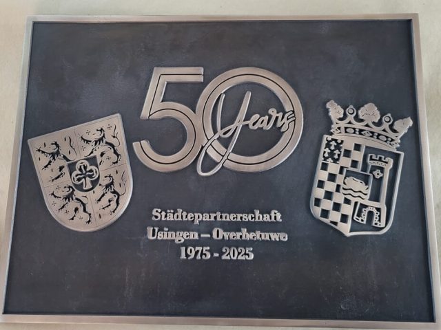 Bronzetafel Städtepartnerschaft Usingen Overbetuwe Bronzetafel Städtepartnerschaft Usingen Overbetuwe