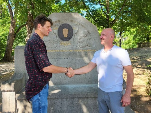 Medaillon für Karl Pfeiffer in Fürth Medaillon für Karl Pfeiffer in Fürth